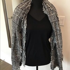 Banana Republic black v neck sweater